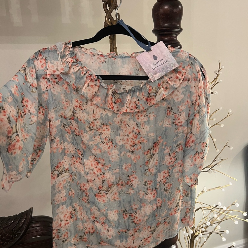 Luisa Beccaria baby blue chiffon blouse with slit sleeves, flattering  design